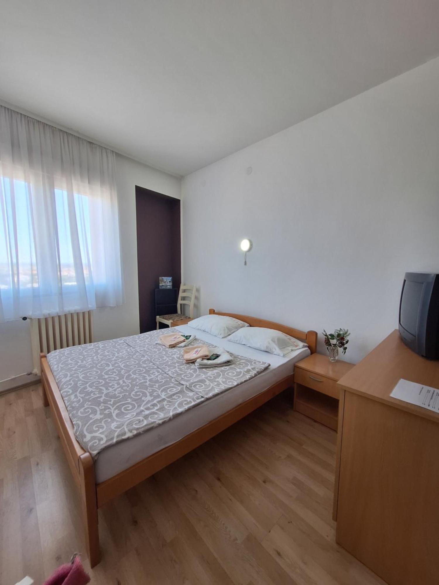 Hotel Konaciste Trstenik Kültér fotó